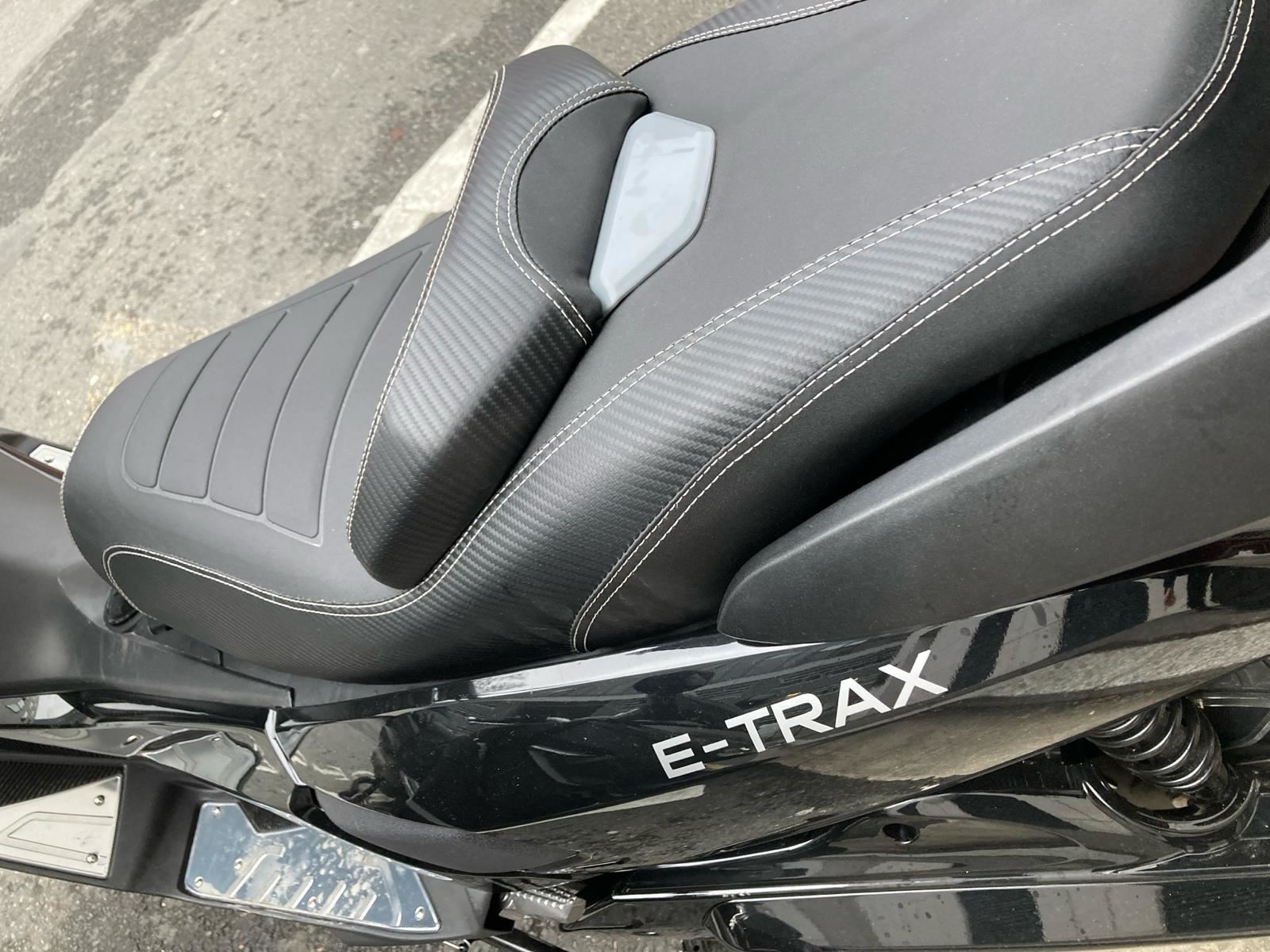 Scooter électrique E Trax Easy Watt logo côté