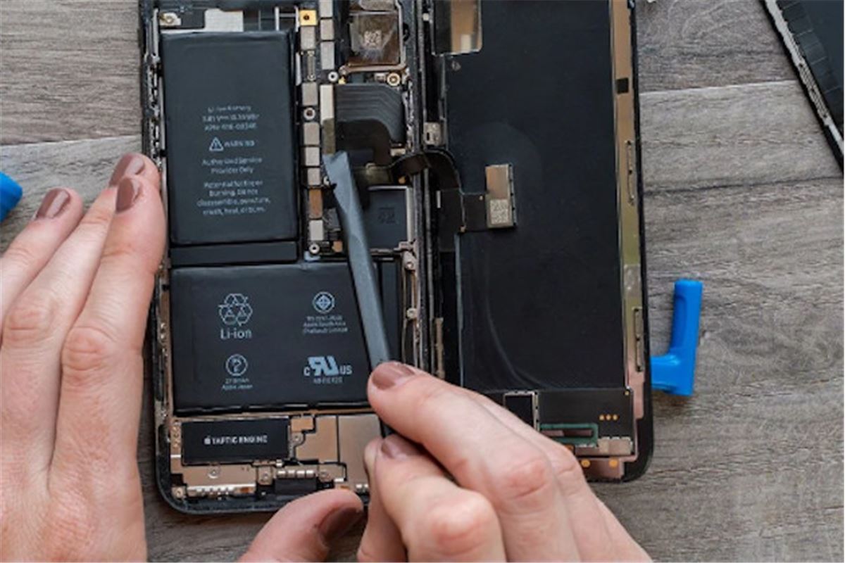 DIY : les outils à avoir chez soi pour réparer son smartphone à la maison