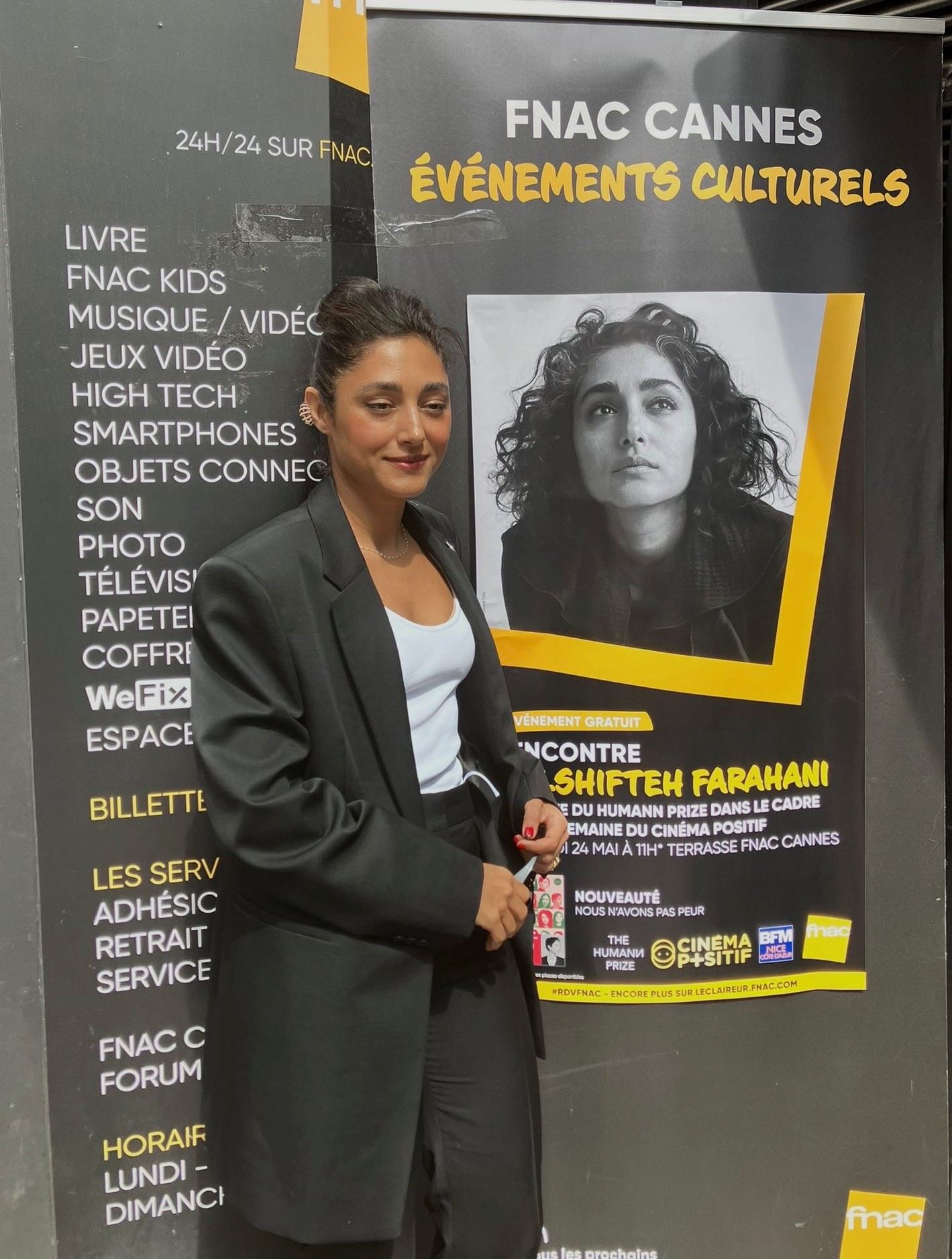 Golshifteh Farahani à la rencontre des clients de la Fnac de Cannes