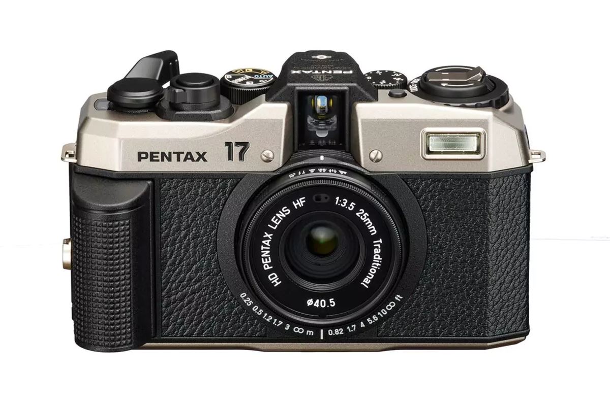 Pentax 17 : un argentique au superbe look rétro, aux photos verticales très originales