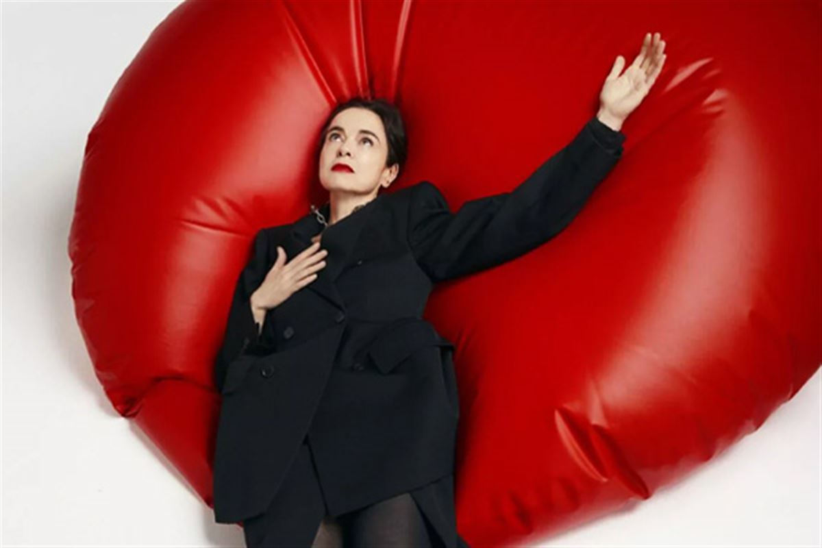 Amélie Nothomb pour L’Impossible Retour : “Les évènements tragiques sont souvent drôles”