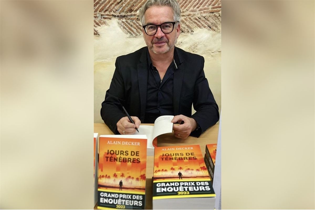 Alain Decker en dédicace à la Fnac Lannion