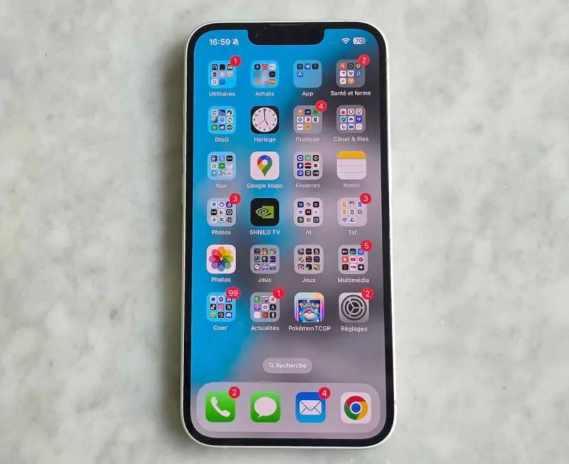 iPhone 16e écran 1