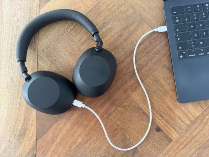 Casque Sony WH 1000 XM6 chargement cable