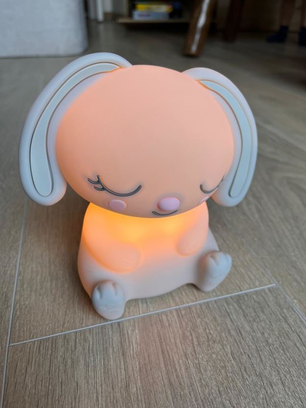 Doudou Lapinou veilleuse allumée