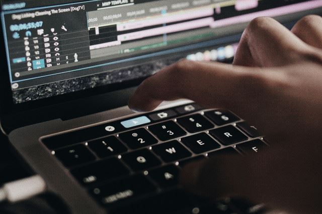 montage-video-laptop-3