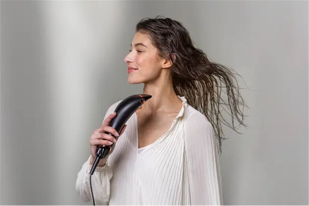 Un vent de révolution dans votre salle de bain : découvrez le sèche-cheveux Calor Air Motion