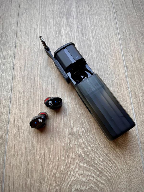 Skullcandy Method 360 ANC boitier ouvert + écouteurs