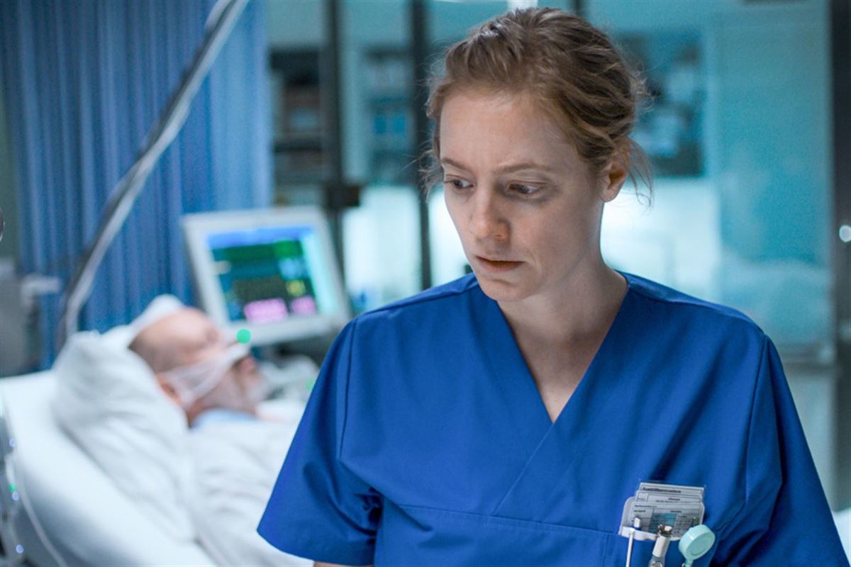 "En première ligne" : plongée en apnée avec une infirmière à bout de nerfs