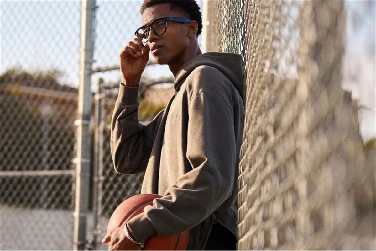 Après Ray-Ban, Meta s’associe à Oakley pour des lunettes connectées sportives, mais polyvalentes