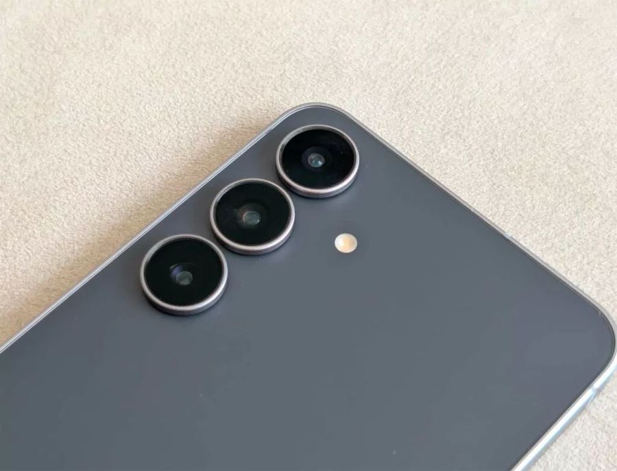 Samsung S25 FE focus photo