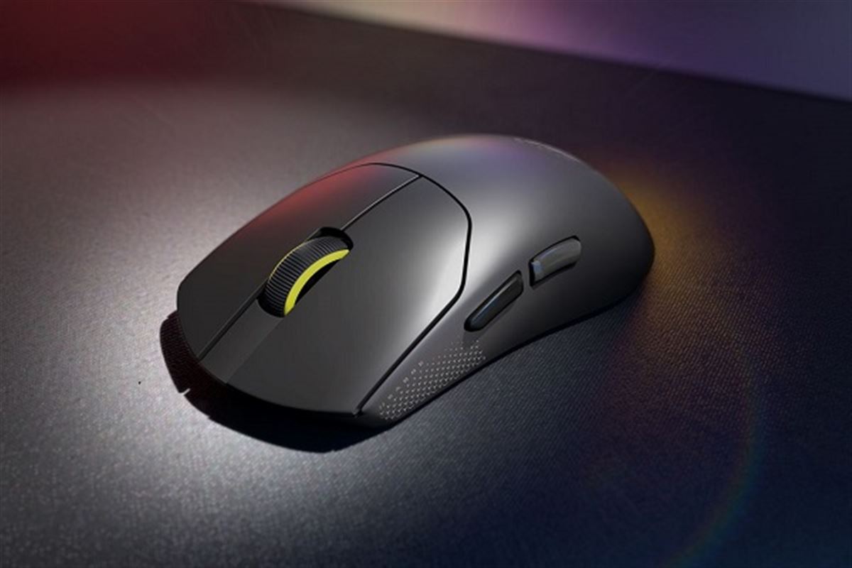 Corsair Sabre V2 Pro : le poids plume qui vise la performance esport