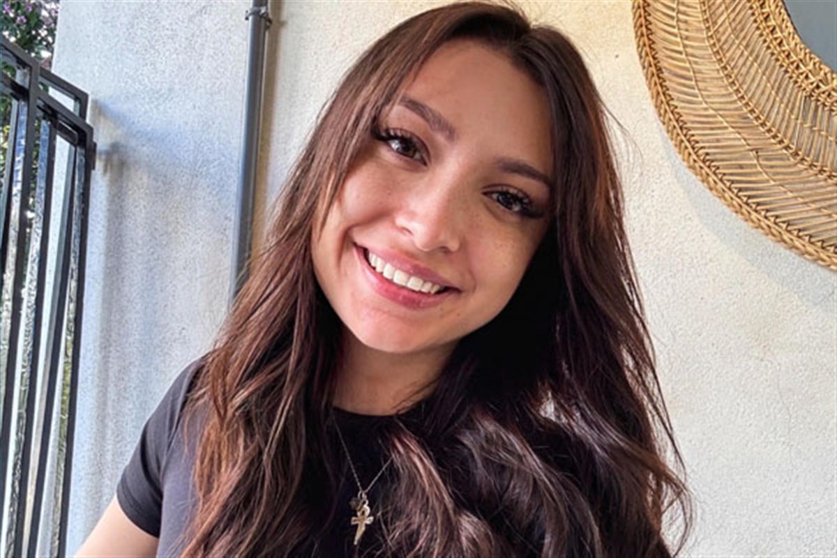 Mlle Fantazia en séance de dédicace à la Fnac Lyon Bellecour & Grenoble Victor Hugo SUR INSCRIPTION