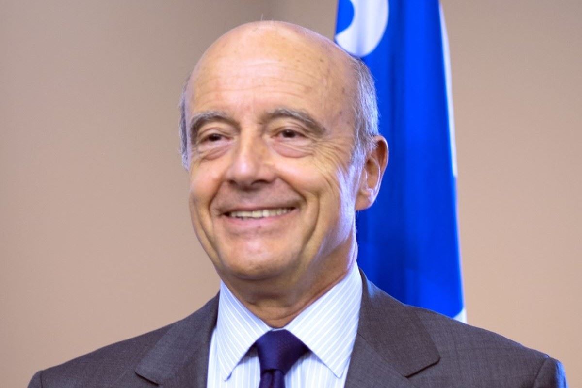Alain Juppé en dédicace à la Fnac Libourne !