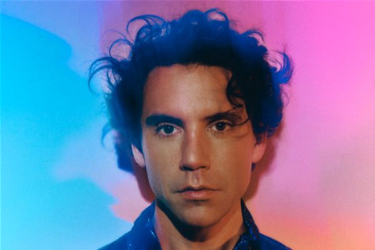 COMPLET - Mika en séance de dédicaces à la Fnac Ternes !