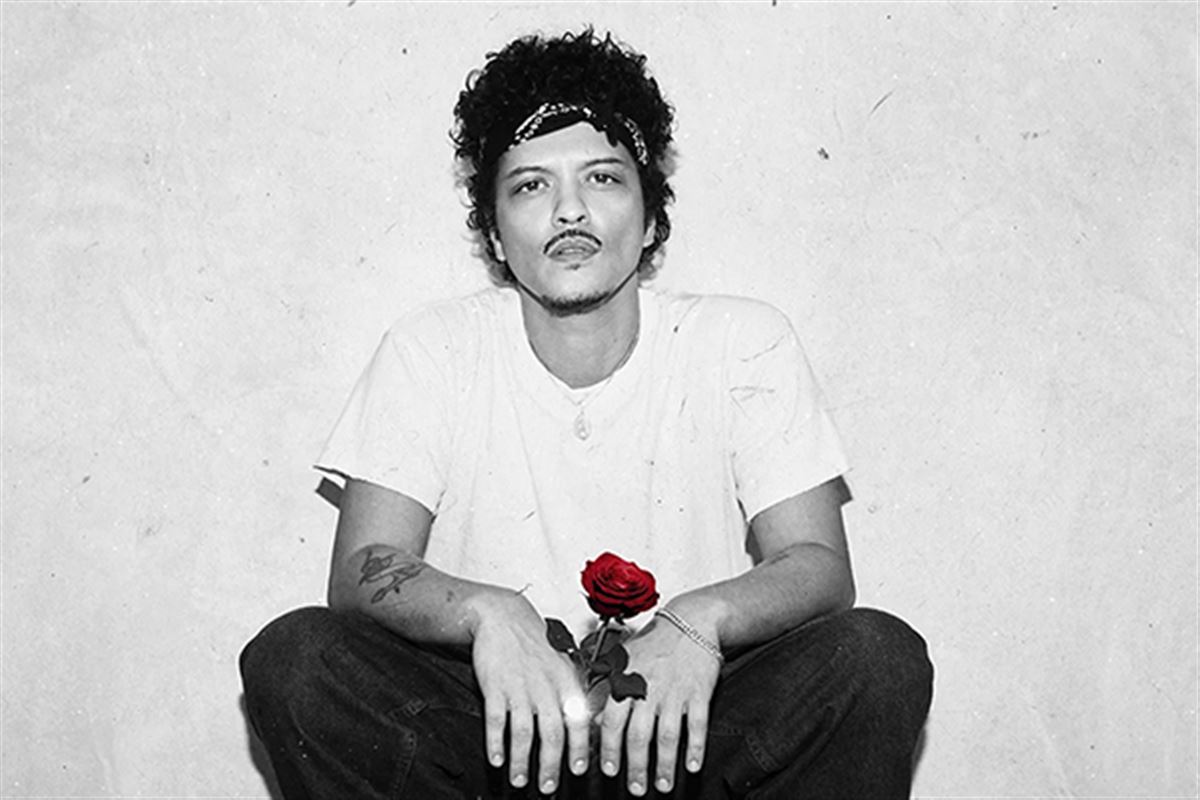 Bruno Mars est (enfin) de retour : à quoi s’attendre avec "The Romantic" ?