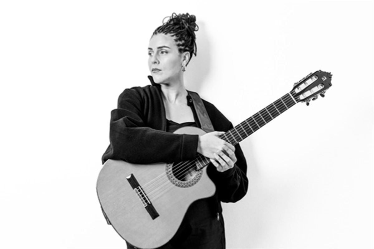 Souad Massi en showcase à la Fnac Saint-Lazare !