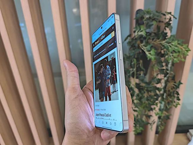 Samsung Galaxy S26 Ultra vision lat&eacute;rale