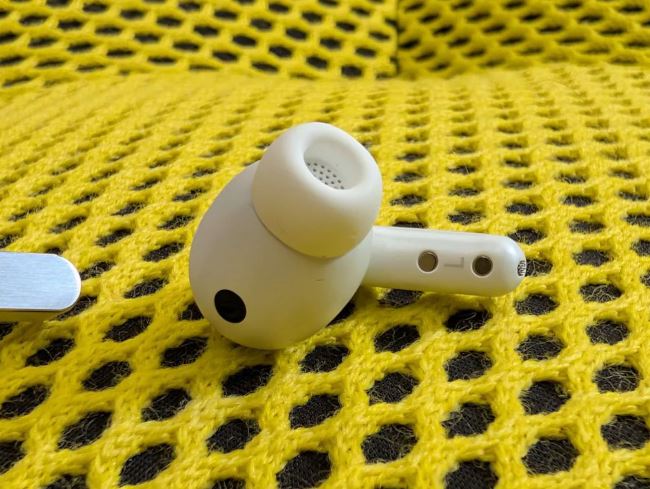 Samsung Galaxy Buds 4 &eacute;couteur