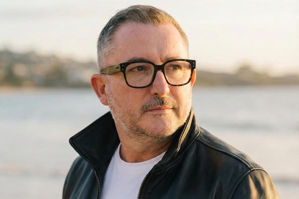 パトリック・オールムがFnacトゥーロンでポーラーと契約