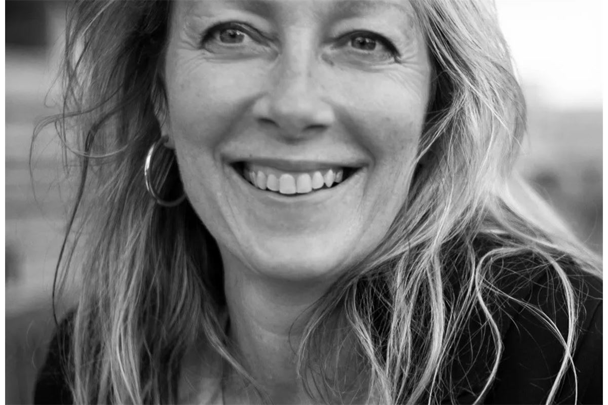 Louve Sarkel en dédicace à la Fnac Reims