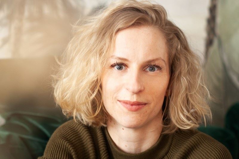 Alexandrine Descotes en rencontre et dédicace à la Fnac Lyon Part Dieu