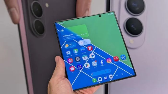 Samsung Galaxy Z Fold 8 5
