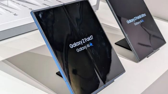 Samsung Galaxy Z Fold Ultra 8