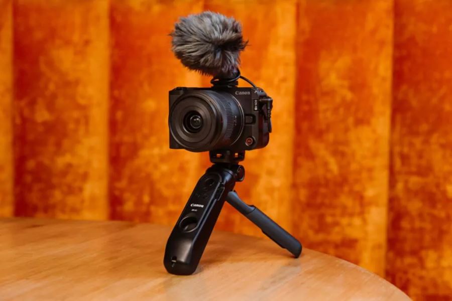 Canon EOS R50 V pied