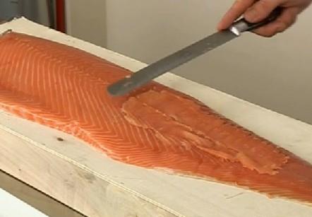 Technique de cuisine : Trancher du saumon fumé - Vidéo Dailymotion