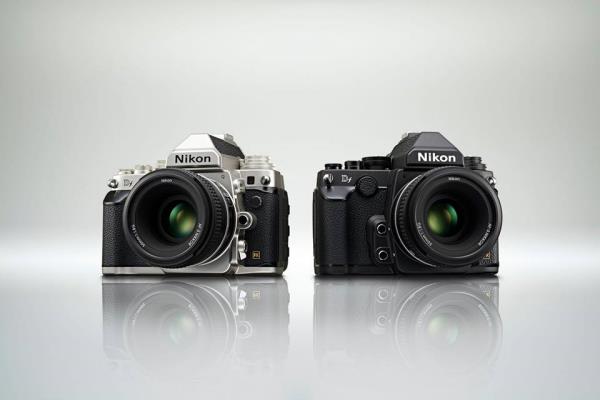 Nikon df et nikon D4