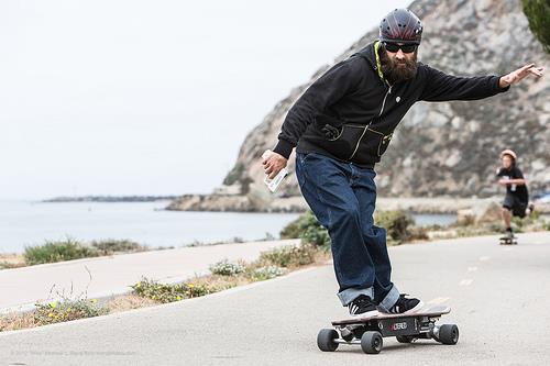 Visuel skateboard électrique glisse urbaine
