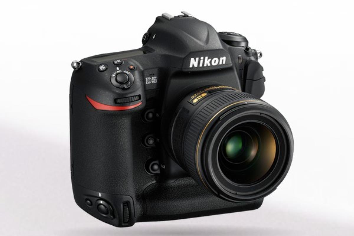 Reflex Nikon D5 : un champion hyper sensible