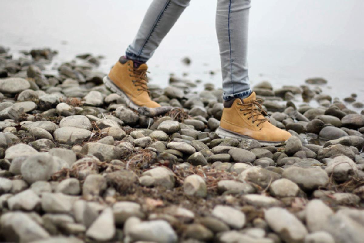 Marche ou randonnée : le choix stratégique des chaussures