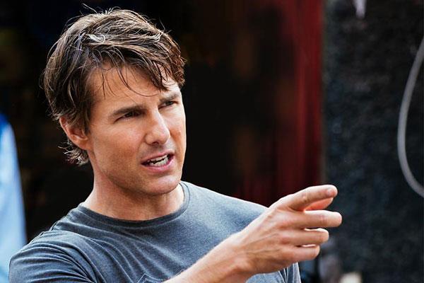 Tom Cruise, little big man