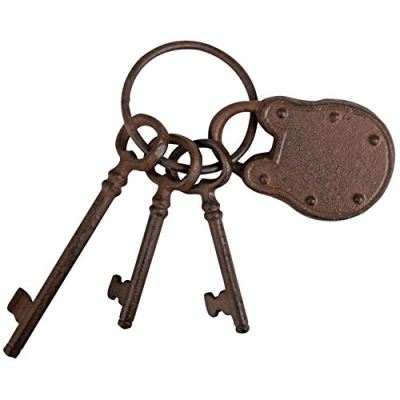 Trois clés en fonte avec cadenas