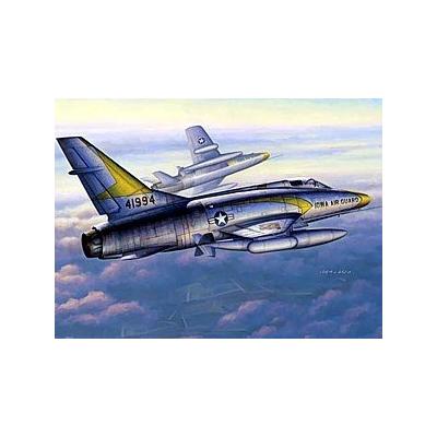 TRUMPETER 1/48 F100C SUPER SABRE FIGHTER MODEL KIT [TOY] (JAPAN IMPORT)