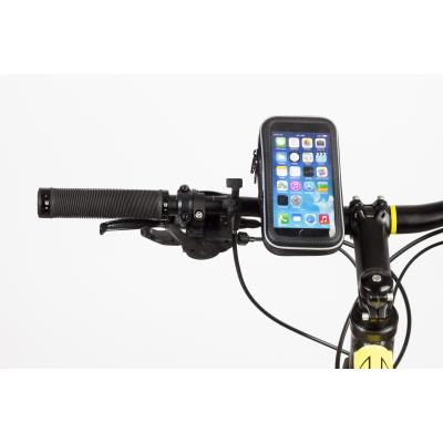 Vous souhaitez garder votre Smartphone accessible lorsque vous partez faire du vélo ou de la moto ? Ce support guidon est fait pour vous. Il se fixe sur le guidon (diamètre max. 28mm) et grâce à sa coque semi-rigide, il protège votre Smartphone de la