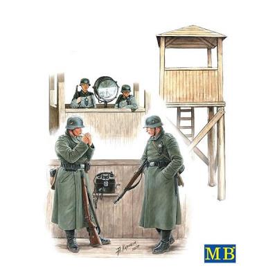 Maquette tour de vigie allemande 1942 avec figurines master box