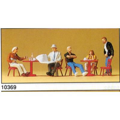 consommateurs au café