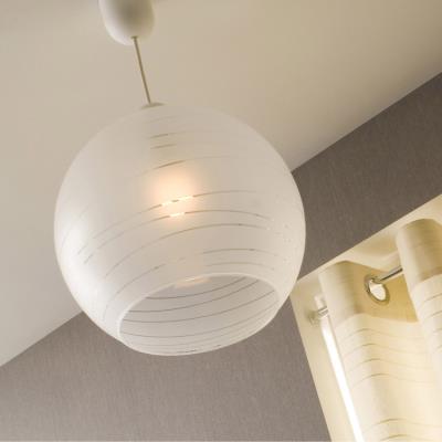 Suspension boule en verre rayÃ© diamÃ'tre 30cm Shadow - Blanc - Blanc