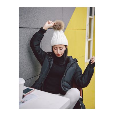 Chapeau de femmes HIVER Bonnet Tricoté Chapeau de ski Détachable Fausse Fourrure Bobble POM Blanc de lait - Modèles pour enfants