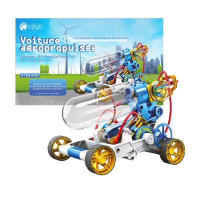 Voiture aéropropulsée bleue