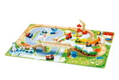 Circuit train moderne en bois