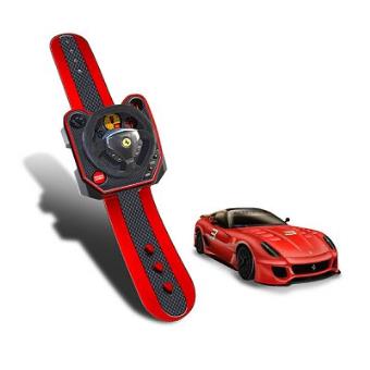 Voiture télécommandée avec une montre top
