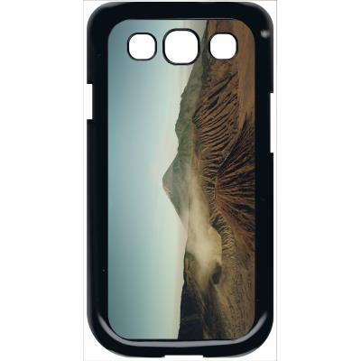 Coque samsung s3 montagne avec volcans desert
