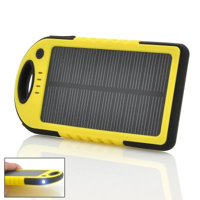 Chargeur solaire portable robuste 5000mAh double sortie USB et lampe LED, Résistant aux intempéries, à la poussière et aux chocs