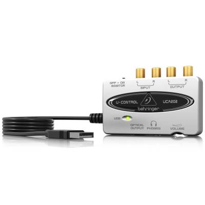 Behringer Ucontrol / UCA202 Interface audio USB Latence minimale 2 entrées / 2 sorties (Import Royaume Uni)