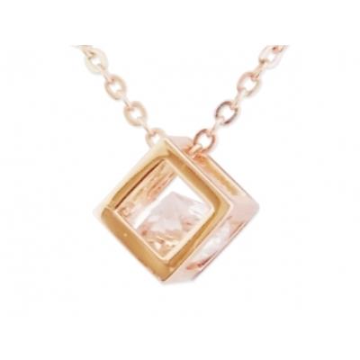 Collier doré pendentif original cubique avec faux diamant bijou fantaisie pas cher pendentif