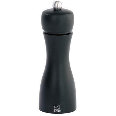 The Peugeot Tahiti pepper mill model was created in 1968 and more than 50 years later is still as relevant to our culinary culture.  In addition to its efficient ergonomics, the contemporary matt black finish gives it a timeless elegance. Tahiti